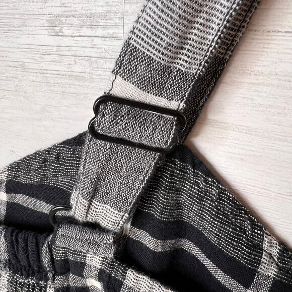 American Eagle Top Womens Size Medium Black & White Gingham Crop Tank Buttons - Picture 12 of 16